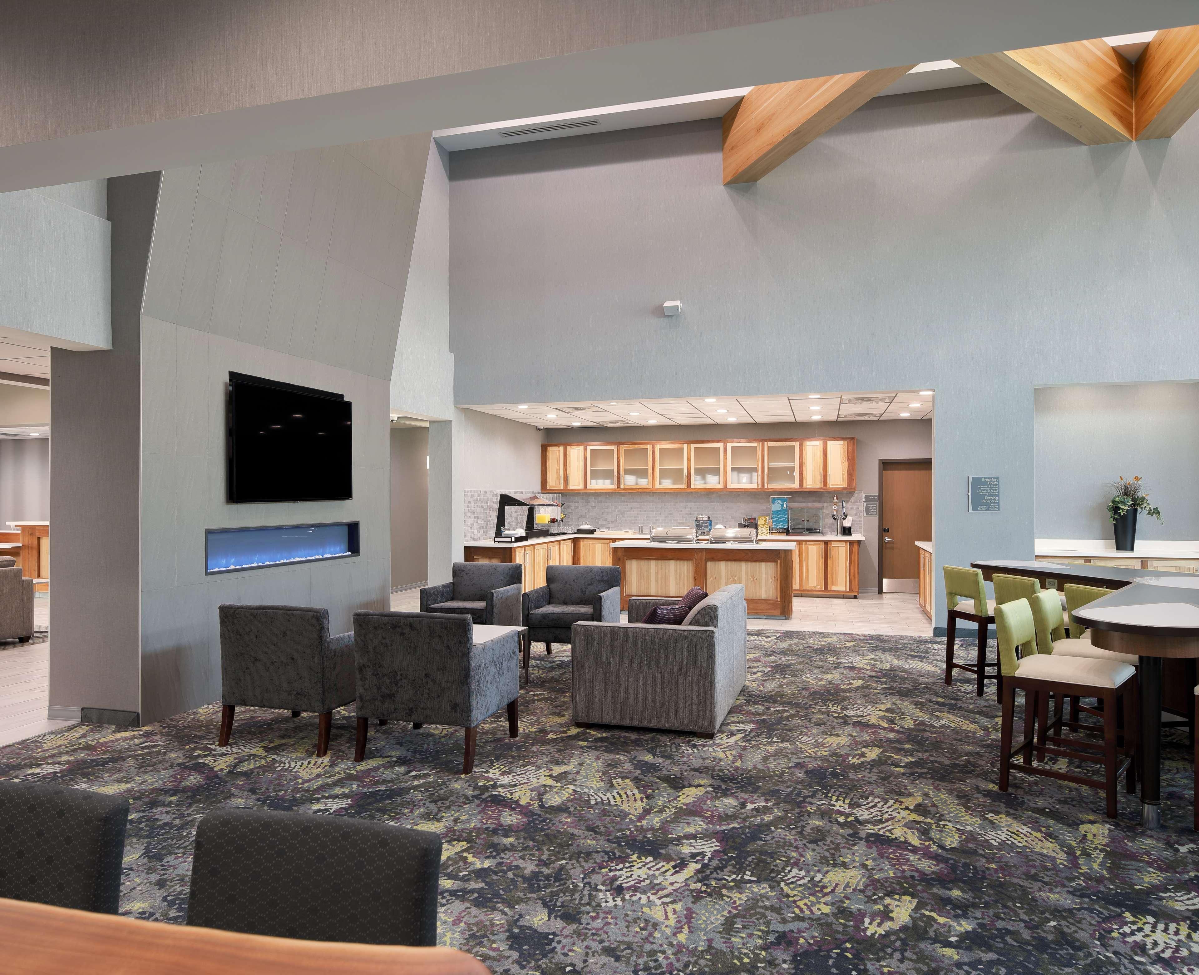 Homewood Suites By Hilton Topeka Exterior foto